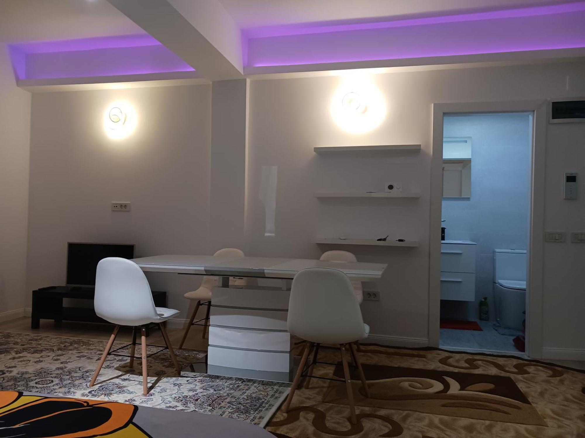 Myky Mouse Nu Primesc Santieristi Si Petrecareti Lejlighed Bukarest Eksteriør billede